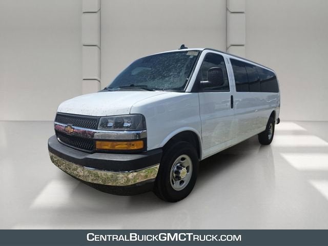 2024 Chevrolet Express Passenger 3500 1LT