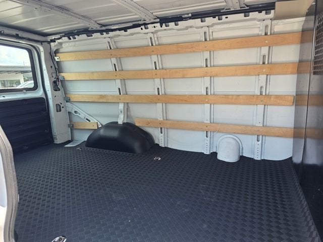 2024 Chevrolet Express Cargo 2500 WT