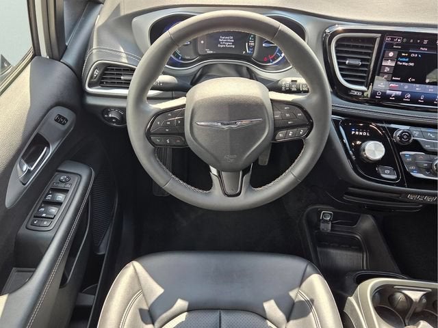 2024 Chrysler Pacifica Hybrid S Appearance Pkg
