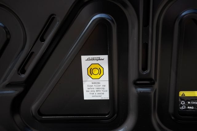 2018 LAMBORGHIN HURACAN Base