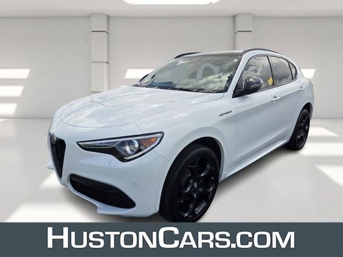 2023 Alfa Romeo Stelvio Estrema