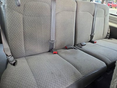 2024 Chevrolet Express Passenger 3500 1LT