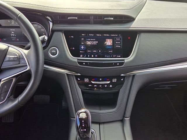 2024 Cadillac XT5 Luxury