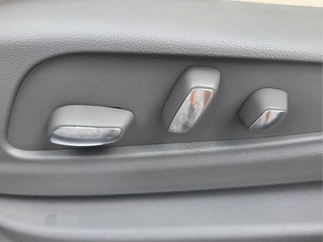 2023 Cadillac XT5 FWD Premium Luxury