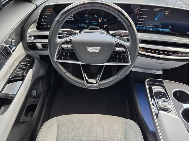 2024 Cadillac LYRIQ Luxury 2
