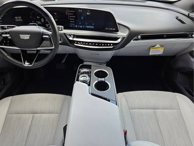 2024 Cadillac LYRIQ Luxury 2