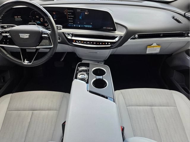 2024 Cadillac LYRIQ Luxury 2