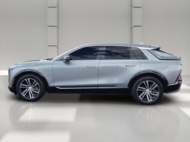 2024 Cadillac LYRIQ Luxury 2