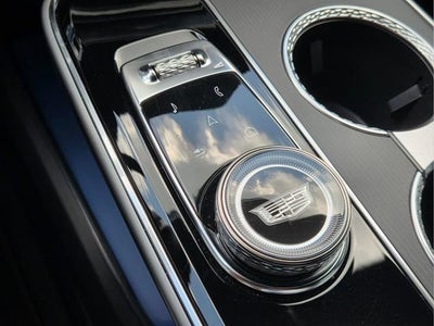 2024 Cadillac LYRIQ Luxury 2