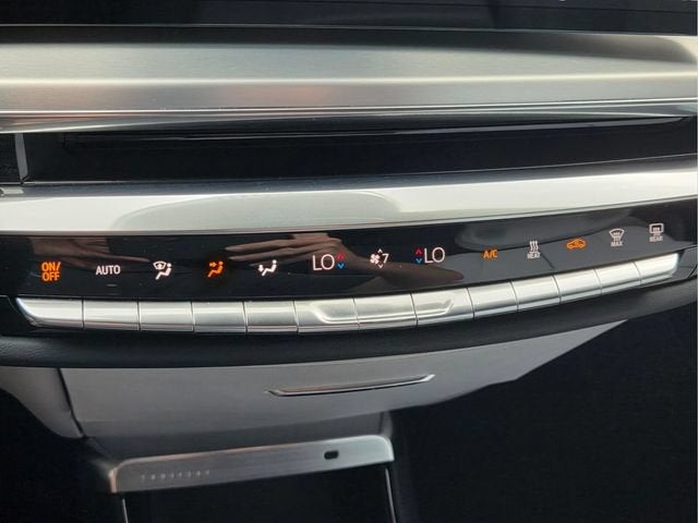 2024 Cadillac LYRIQ Luxury 2