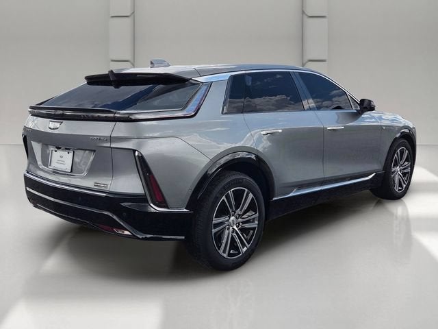2024 Cadillac LYRIQ Luxury 2
