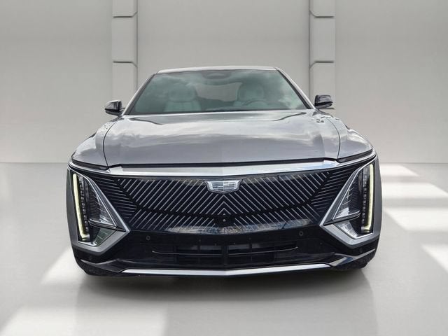 2024 Cadillac LYRIQ Luxury 2