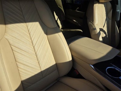 2025 Cadillac ESCALADE IQ Luxury 2