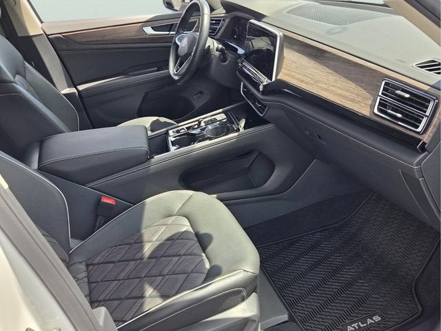 2024 Volkswagen Atlas 2.0T SEL Premium R-Line