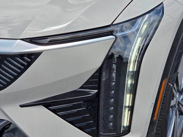 2027 Cadillac OPTIQ Premium Luxury