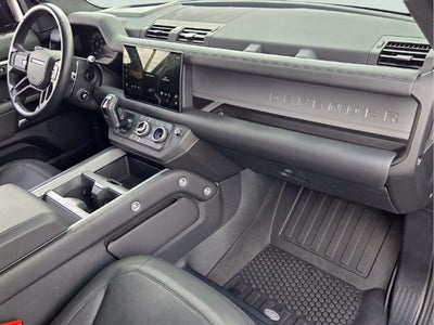 2025 Land Rover Defender V8