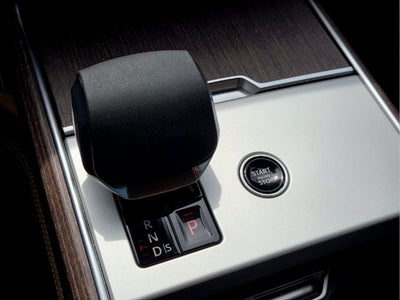 2026 Land Rover Range Rover SE
