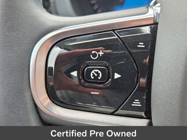2024 Volvo XC60 Ultimate Dark Theme