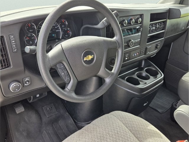 2025 Chevrolet Express Passenger 1LT