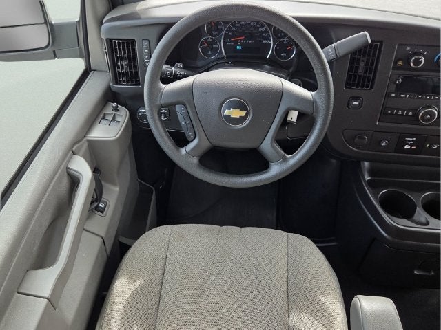 2025 Chevrolet Express Passenger 1LT