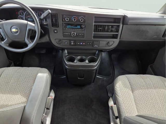 2025 Chevrolet Express Passenger 1LT