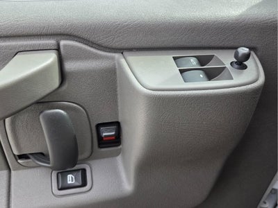 2025 Chevrolet Express Passenger 1LT