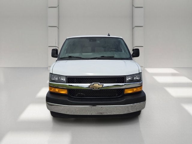 2025 Chevrolet Express Passenger 1LT