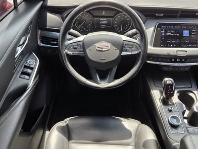 2023 Cadillac XT4 Premium Luxury