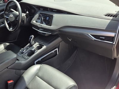 2023 Cadillac XT4 Premium Luxury
