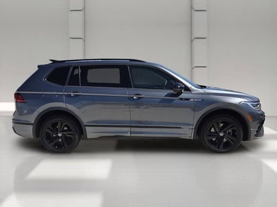 2023 Volkswagen Tiguan SE R-Line Black