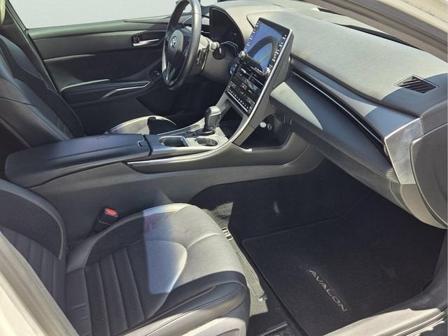 2019 Toyota Avalon Hybrid Limited