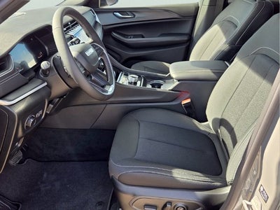 2027 Jeep Grand Cherokee Laredo
