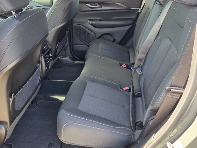 2027 Jeep Grand Cherokee Laredo