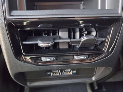 2027 Jeep Grand Cherokee Laredo