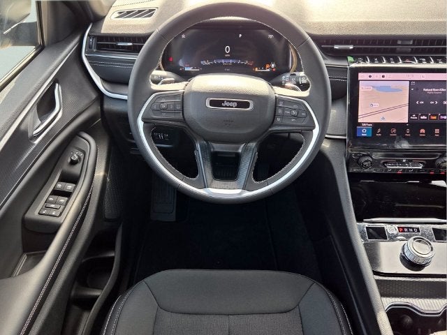 2027 Jeep Grand Cherokee Laredo