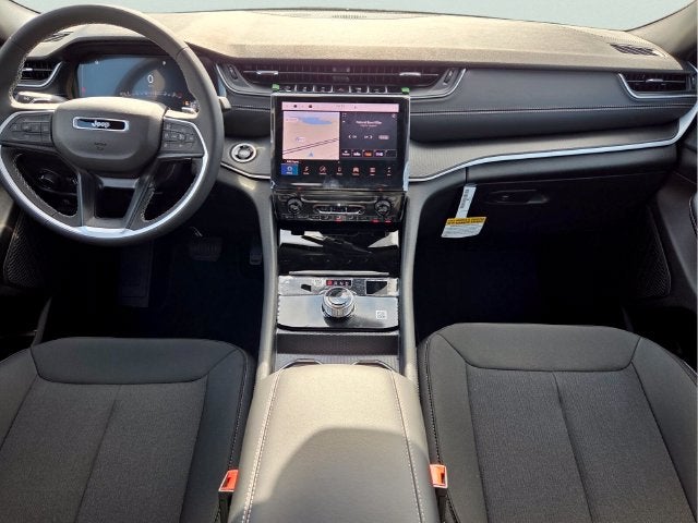 2027 Jeep Grand Cherokee Laredo