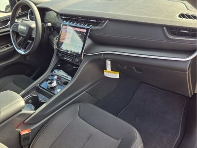 2027 Jeep Grand Cherokee Laredo
