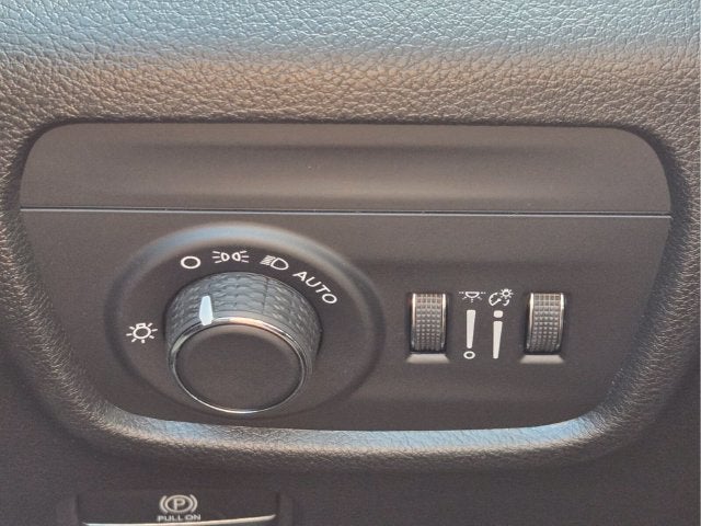 2027 Jeep Grand Cherokee Laredo