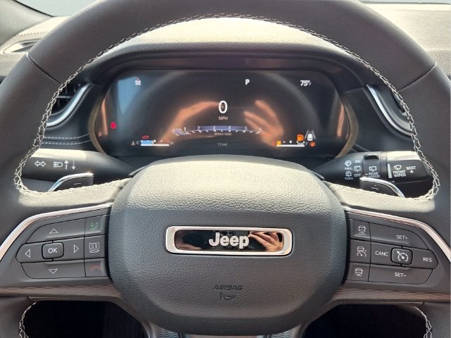 2027 Jeep Grand Cherokee Laredo