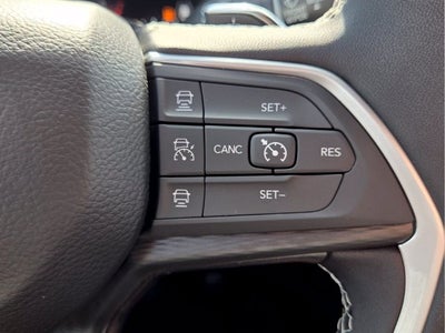 2027 Jeep Grand Cherokee Laredo