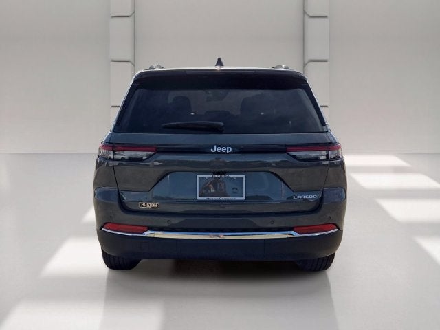 2027 Jeep Grand Cherokee Laredo