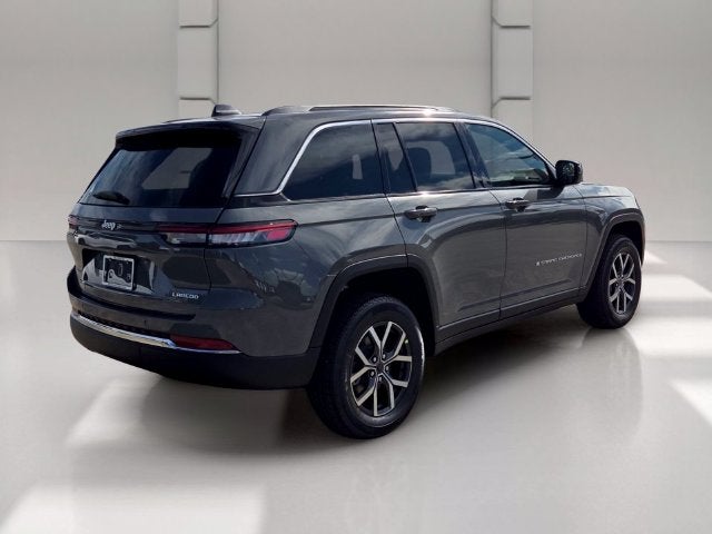 2027 Jeep Grand Cherokee Laredo