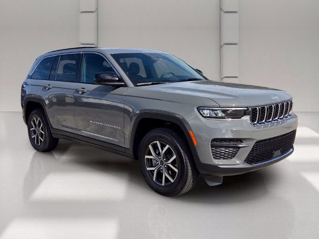 2027 Jeep Grand Cherokee Laredo