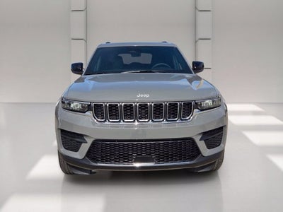 2027 Jeep Grand Cherokee Laredo