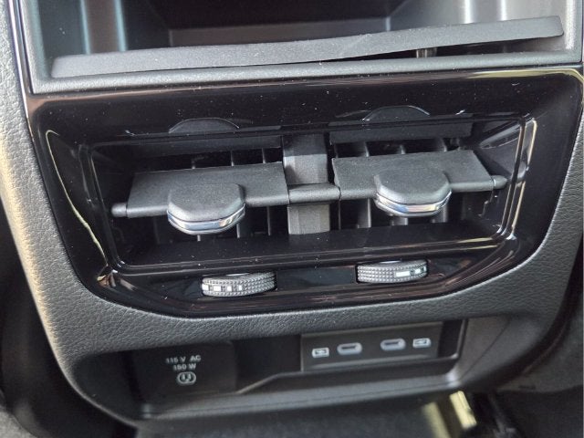 2027 Jeep Grand Cherokee Laredo Altitude