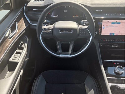 2027 Jeep Grand Cherokee Laredo Altitude