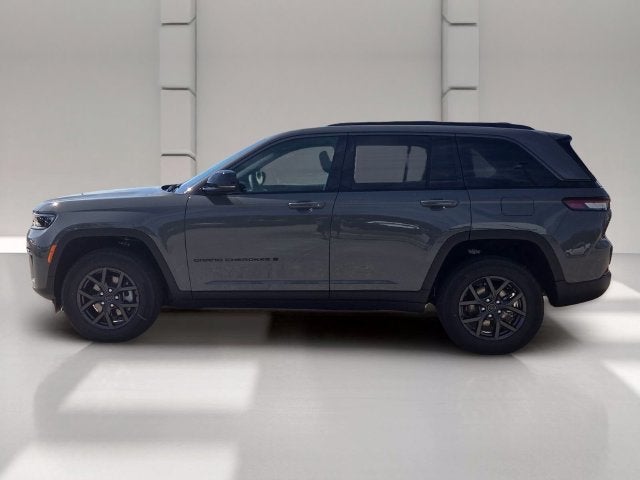 2027 Jeep Grand Cherokee Laredo Altitude