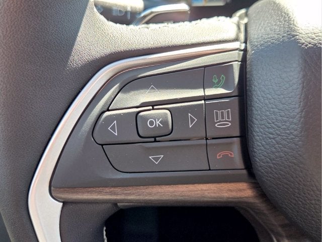 2027 Jeep Grand Cherokee Laredo Altitude