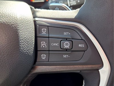 2027 Jeep Grand Cherokee Laredo Altitude