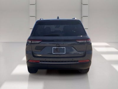 2027 Jeep Grand Cherokee Laredo Altitude